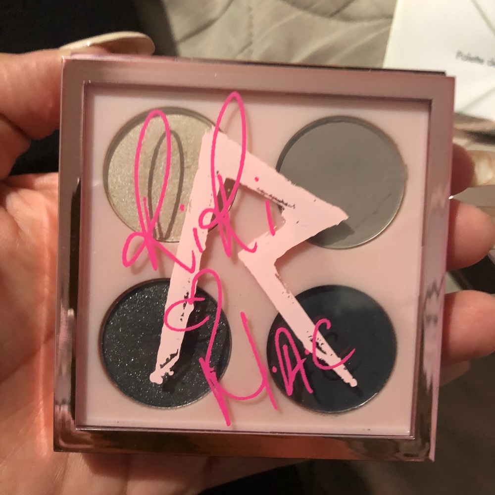 Mac riri eyeshadow palette